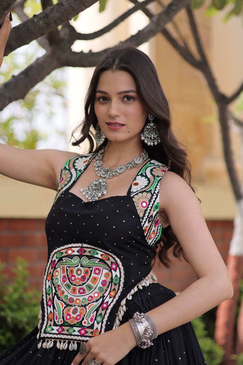 NAVRATRI LEHENGA CHOLI