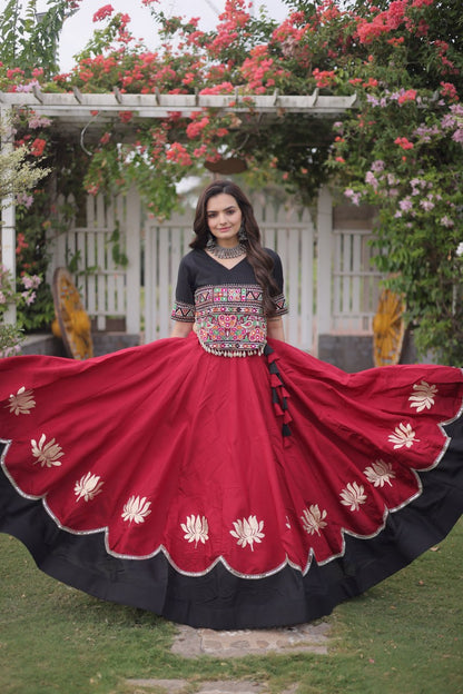 Navratri vibes Are traditional and spiritual, And focus on the fun festive aspects of the festival, So Choose the Different Colors Lehenga With Top For the dancing, the devotion, or the sense of our community. 💃🏻