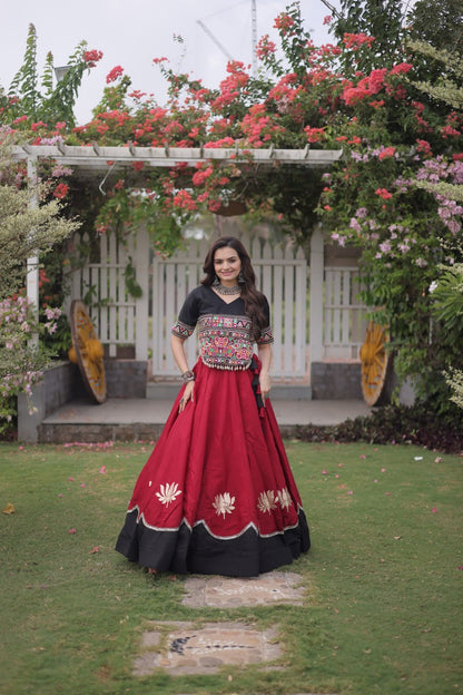 Navratri vibes Are traditional and spiritual, And focus on the fun festive aspects of the festival, So Choose the Different Colors Lehenga With Top For the dancing, the devotion, or the sense of our community. 💃🏻