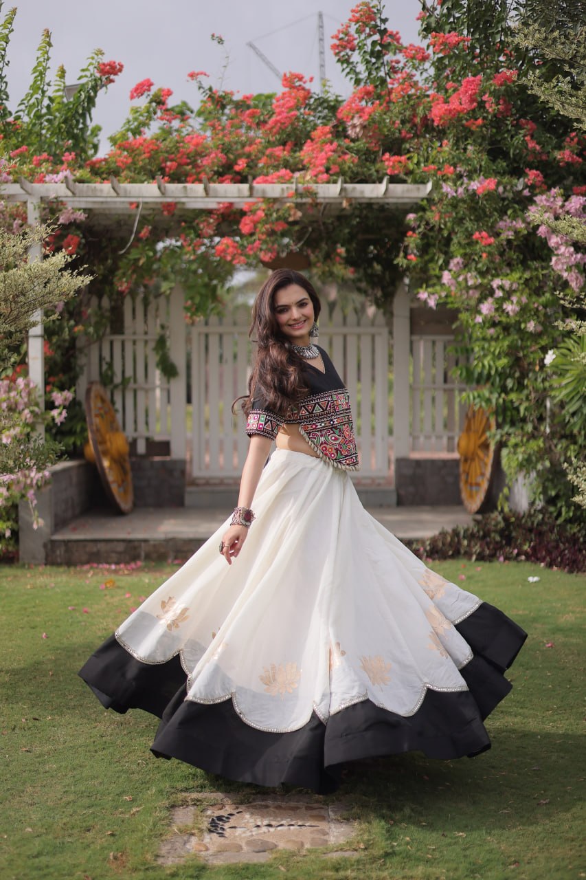 Navratri vibes Are traditional and spiritual, And focus on the fun festive aspects of the festival, So Choose the Different Colors Lehenga With Top For the dancing, the devotion, or the sense of our community. 💃🏻