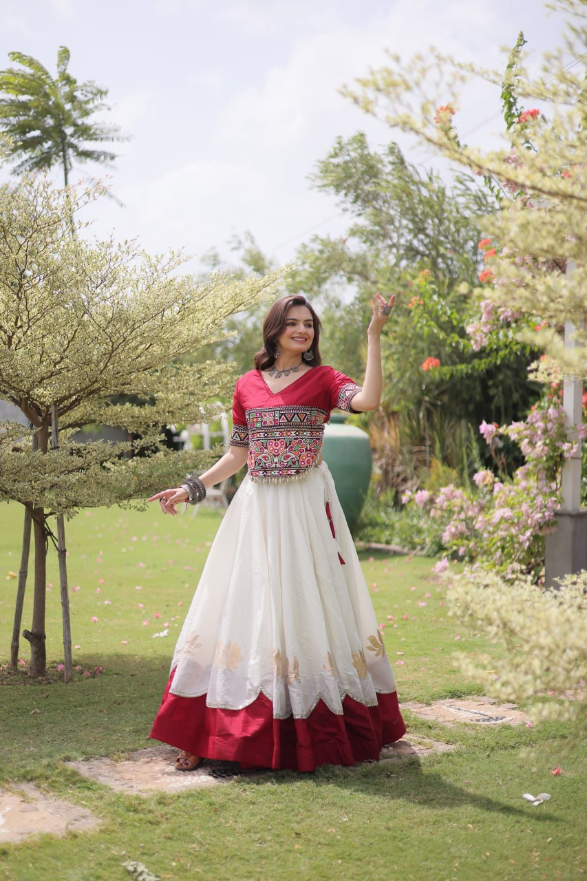 Navratri vibes Are traditional and spiritual, And focus on the fun festive aspects of the festival, So Choose the Different Colors Lehenga With Top For the dancing, the devotion, or the sense of our community. 💃🏻