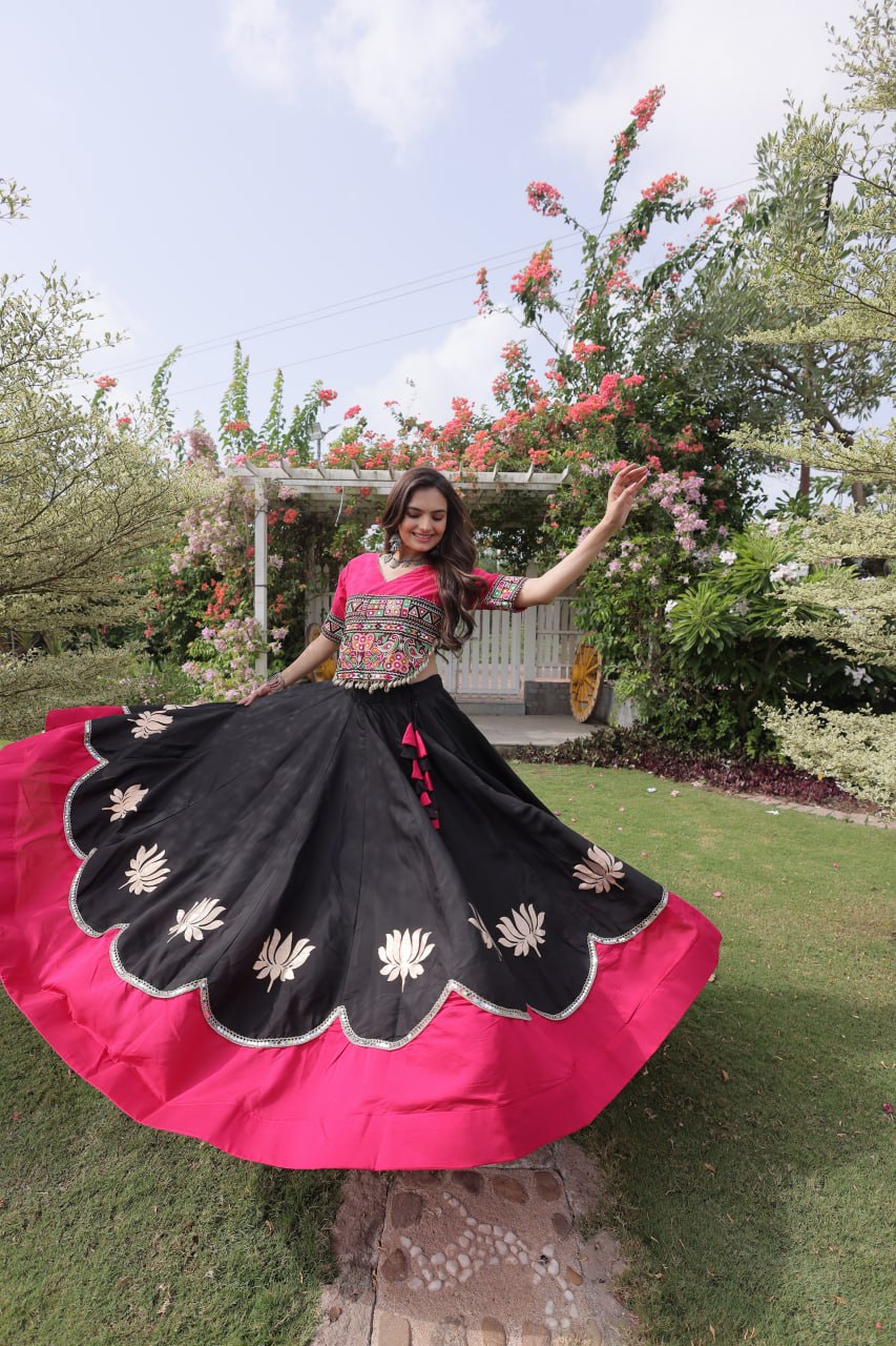 Navratri vibes Are traditional and spiritual, And focus on the fun festive aspects of the festival, So Choose the Different Colors Lehenga With Top For the dancing, the devotion, or the sense of our community. 💃🏻