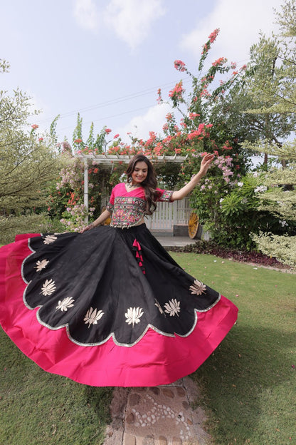 Navratri vibes Are traditional and spiritual, And focus on the fun festive aspects of the festival, So Choose the Different Colors Lehenga With Top For the dancing, the devotion, or the sense of our community. 💃🏻