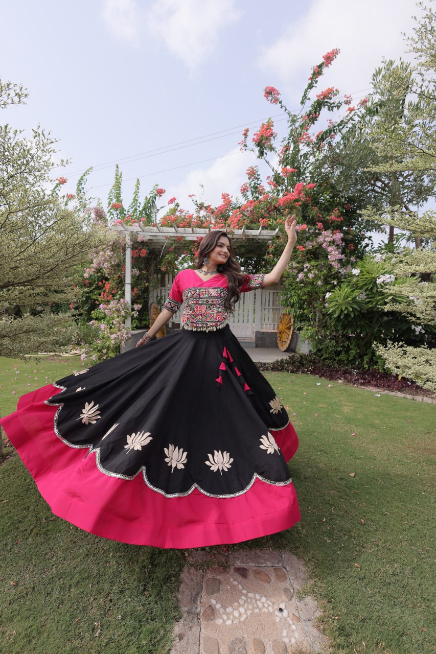 Navratri vibes Are traditional and spiritual, And focus on the fun festive aspects of the festival, So Choose the Different Colors Lehenga With Top For the dancing, the devotion, or the sense of our community. 💃🏻
