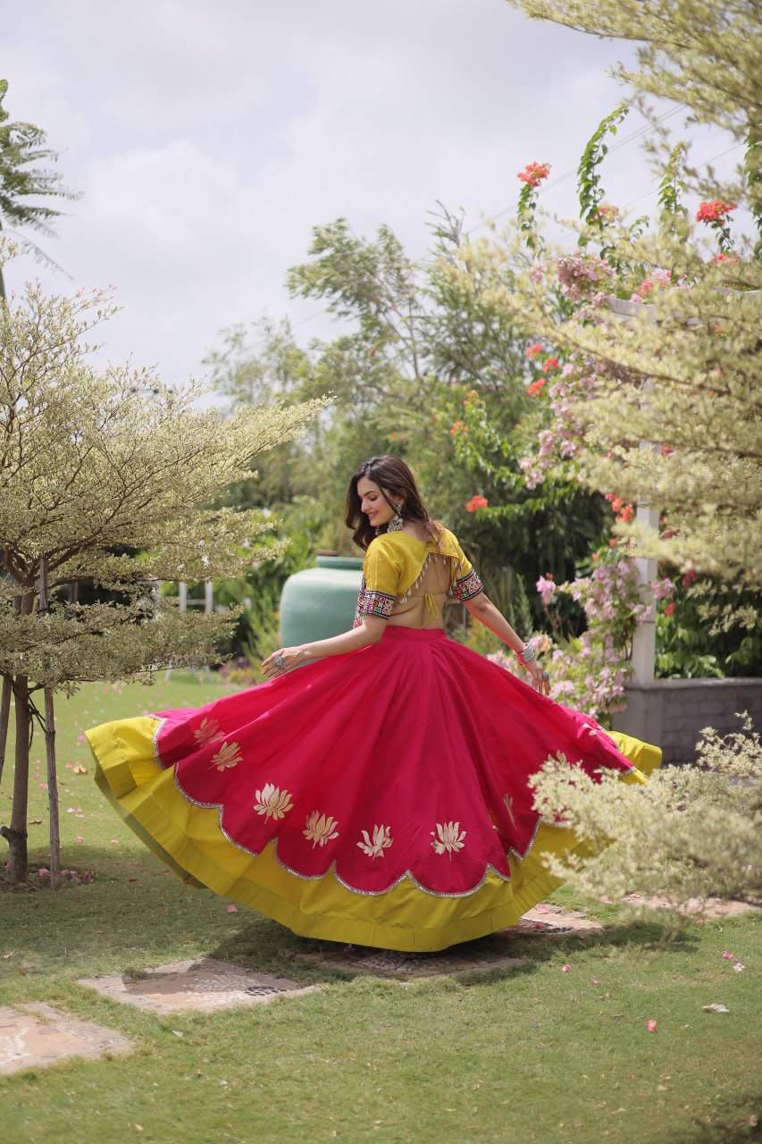 Navratri vibes Are traditional and spiritual, And focus on the fun festive aspects of the festival, So Choose the Different Colors Lehenga With Top For the dancing, the devotion, or the sense of our community. 💃🏻