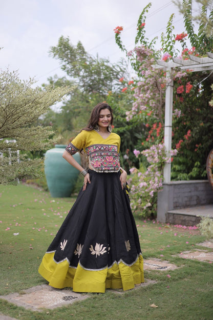 Navratri vibes Are traditional and spiritual, And focus on the fun festive aspects of the festival, So Choose the Different Colors Lehenga With Top For the dancing, the devotion, or the sense of our community. 💃🏻