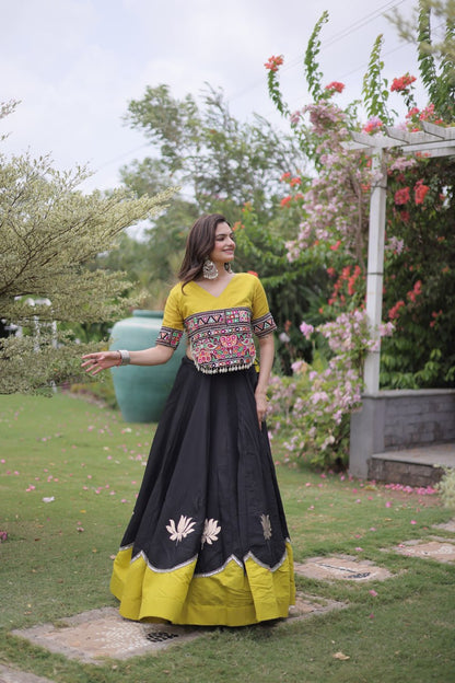 Navratri vibes Are traditional and spiritual, And focus on the fun festive aspects of the festival, So Choose the Different Colors Lehenga With Top For the dancing, the devotion, or the sense of our community. 💃🏻