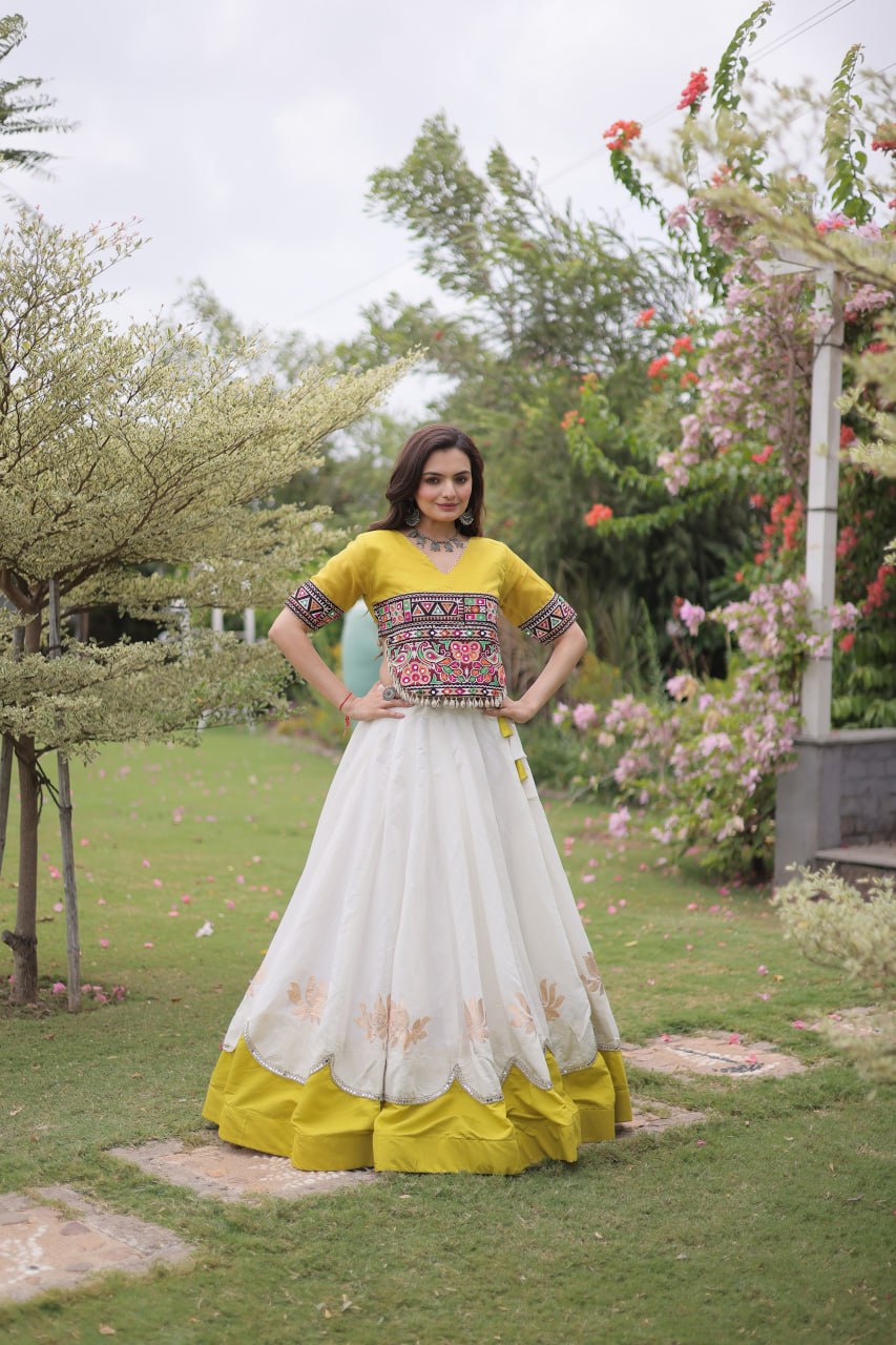 Navratri vibes Are traditional and spiritual, And focus on the fun festive aspects of the festival, So Choose the Different Colors Lehenga With Top For the dancing, the devotion, or the sense of our community. 💃🏻