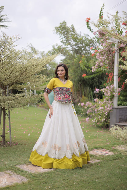 Navratri vibes Are traditional and spiritual, And focus on the fun festive aspects of the festival, So Choose the Different Colors Lehenga With Top For the dancing, the devotion, or the sense of our community. 💃🏻