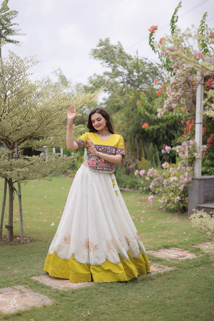 Navratri vibes Are traditional and spiritual, And focus on the fun festive aspects of the festival, So Choose the Different Colors Lehenga With Top For the dancing, the devotion, or the sense of our community. 💃🏻