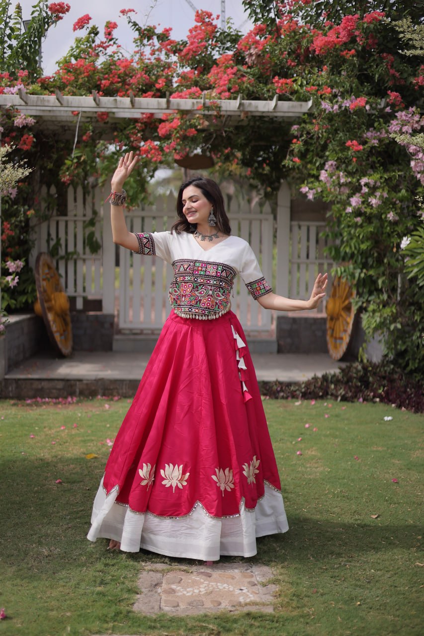 Navratri vibes Are traditional and spiritual, And focus on the fun festive aspects of the festival, So Choose the Different Colors Lehenga With Top For the dancing, the devotion, or the sense of our community. 💃🏻