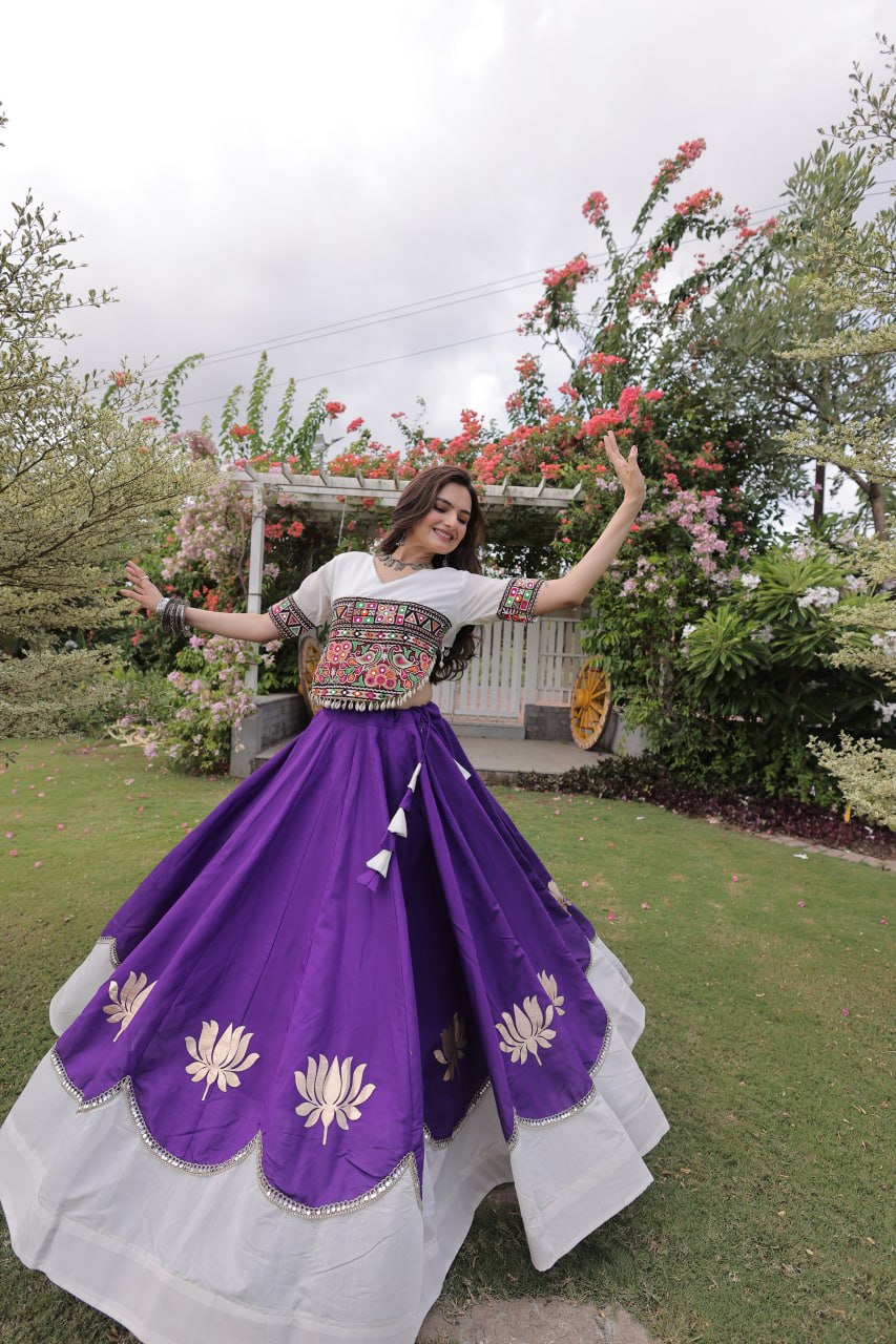 Navratri vibes Are traditional and spiritual, And focus on the fun festive aspects of the festival, So Choose the Different Colors Lehenga With Top For the dancing, the devotion, or the sense of our community. 💃🏻