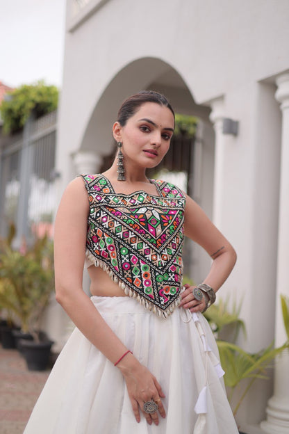 Navratri vibes Are traditional and spiritual, And focus on the fun festive aspects of the festival, So Choose the Different Colors Lehenga With Top For the dancing, the devotion, or the sense of our community. 💃🏻