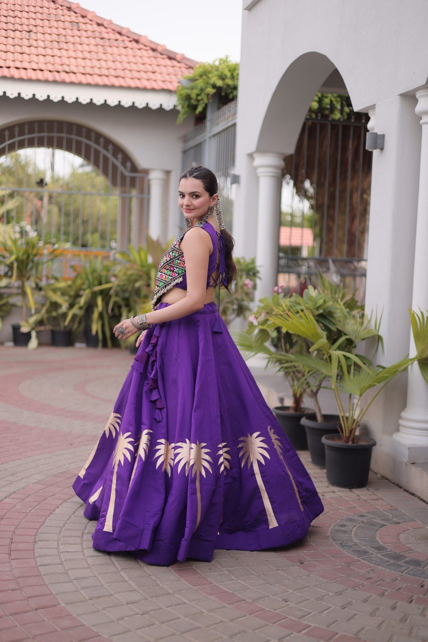 Navratri vibes Are traditional and spiritual, And focus on the fun festive aspects of the festival, So Choose the Different Colors Lehenga With Top For the dancing, the devotion, or the sense of our community. 💃🏻