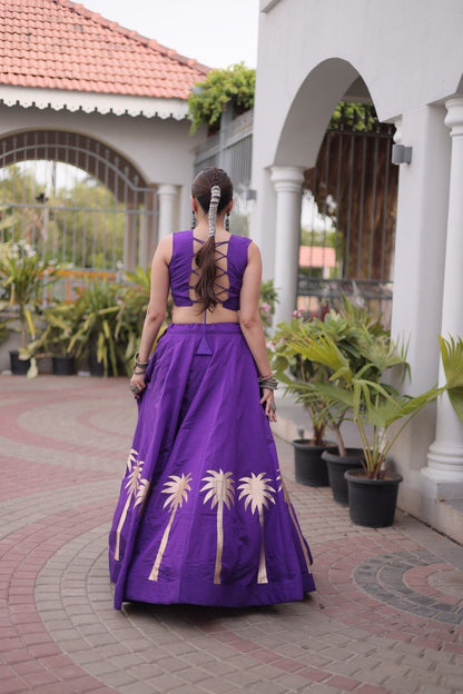 Navratri vibes Are traditional and spiritual, And focus on the fun festive aspects of the festival, So Choose the Different Colors Lehenga With Top For the dancing, the devotion, or the sense of our community. 💃🏻