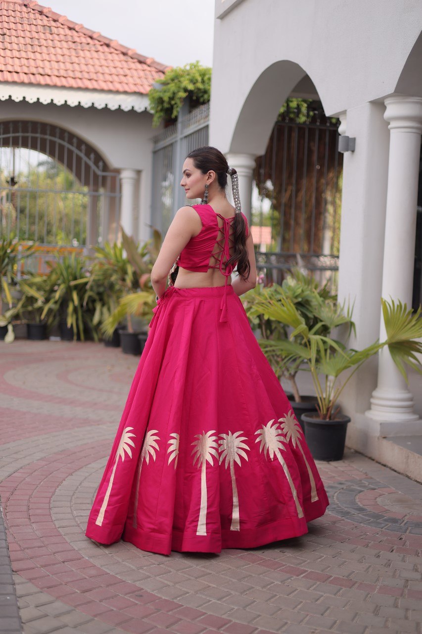 Navratri vibes Are traditional and spiritual, And focus on the fun festive aspects of the festival, So Choose the Different Colors Lehenga With Top For the dancing, the devotion, or the sense of our community. 💃🏻
