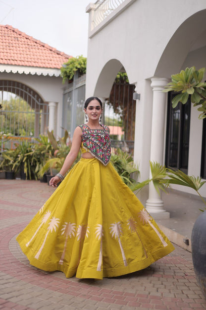 Navratri vibes Are traditional and spiritual, And focus on the fun festive aspects of the festival, So Choose the Different Colors Lehenga With Top For the dancing, the devotion, or the sense of our community. 💃🏻