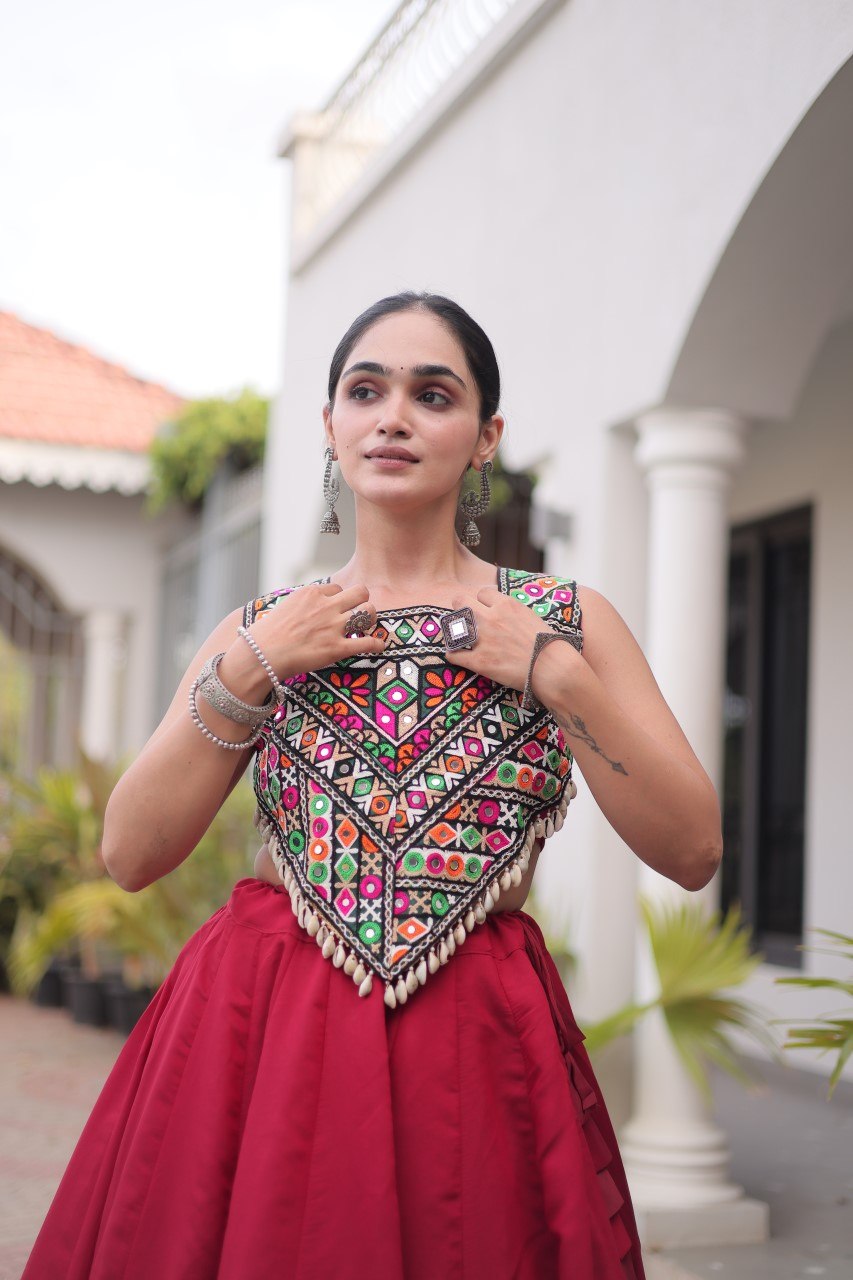 Navratri vibes Are traditional and spiritual, And focus on the fun festive aspects of the festival, So Choose the Different Colors Lehenga With Top For the dancing, the devotion, or the sense of our community. 💃🏻