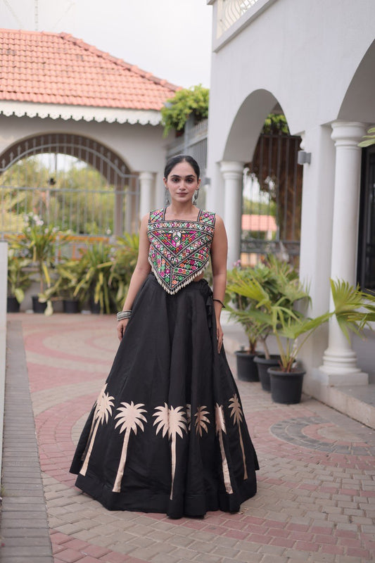 Navratri vibes Are traditional and spiritual, And focus on the fun festive aspects of the festival, So Choose the Different Colors Lehenga With Top For the dancing, the devotion, or the sense of our community. 💃🏻