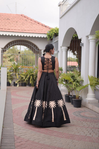 Navratri vibes Are traditional and spiritual, And focus on the fun festive aspects of the festival, So Choose the Different Colors Lehenga With Top For the dancing, the devotion, or the sense of our community. 💃🏻
