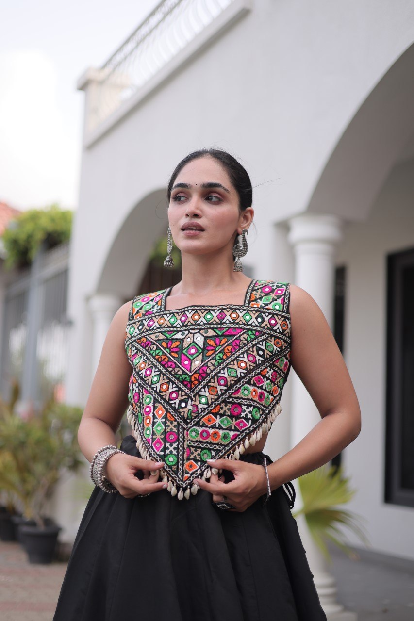Navratri vibes Are traditional and spiritual, And focus on the fun festive aspects of the festival, So Choose the Different Colors Lehenga With Top For the dancing, the devotion, or the sense of our community. 💃🏻